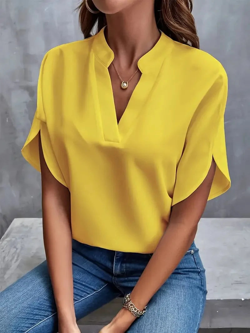 MAGDA - MĚKKÁ ELEGANTNÍ BLŮZKA S V- DEKOLTEM