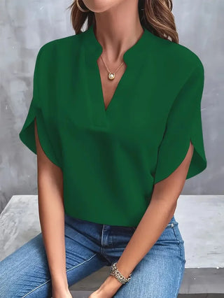 MAGDA - MĚKKÁ ELEGANTNÍ BLŮZKA S V- DEKOLTEM