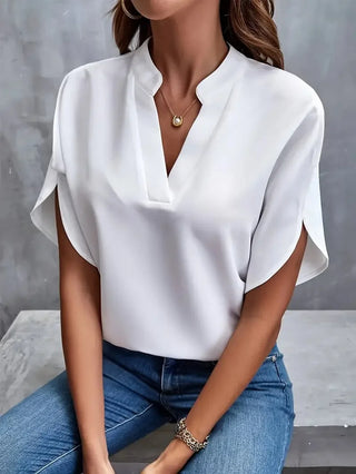 MAGDA - MĚKKÁ ELEGANTNÍ BLŮZKA S V- DEKOLTEM